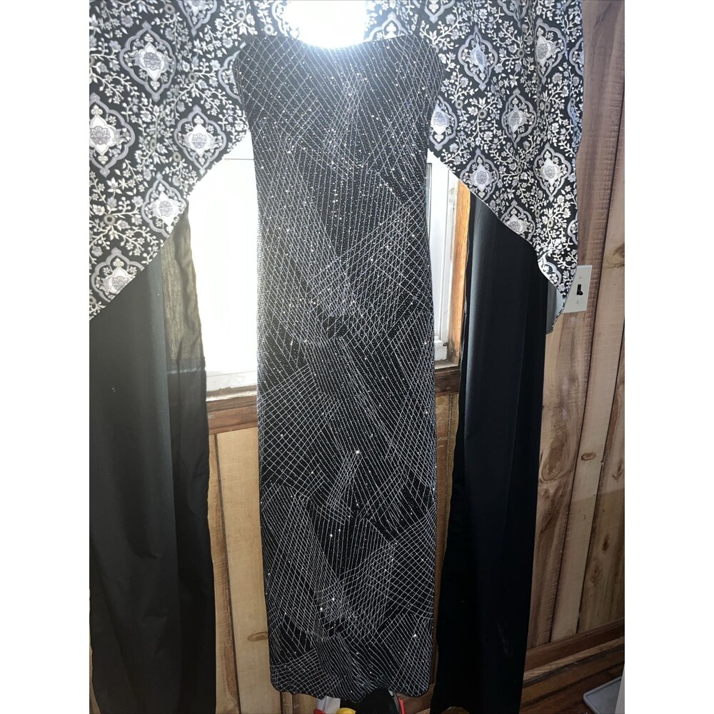 Js boutique Black Sparkly Lined Dress!